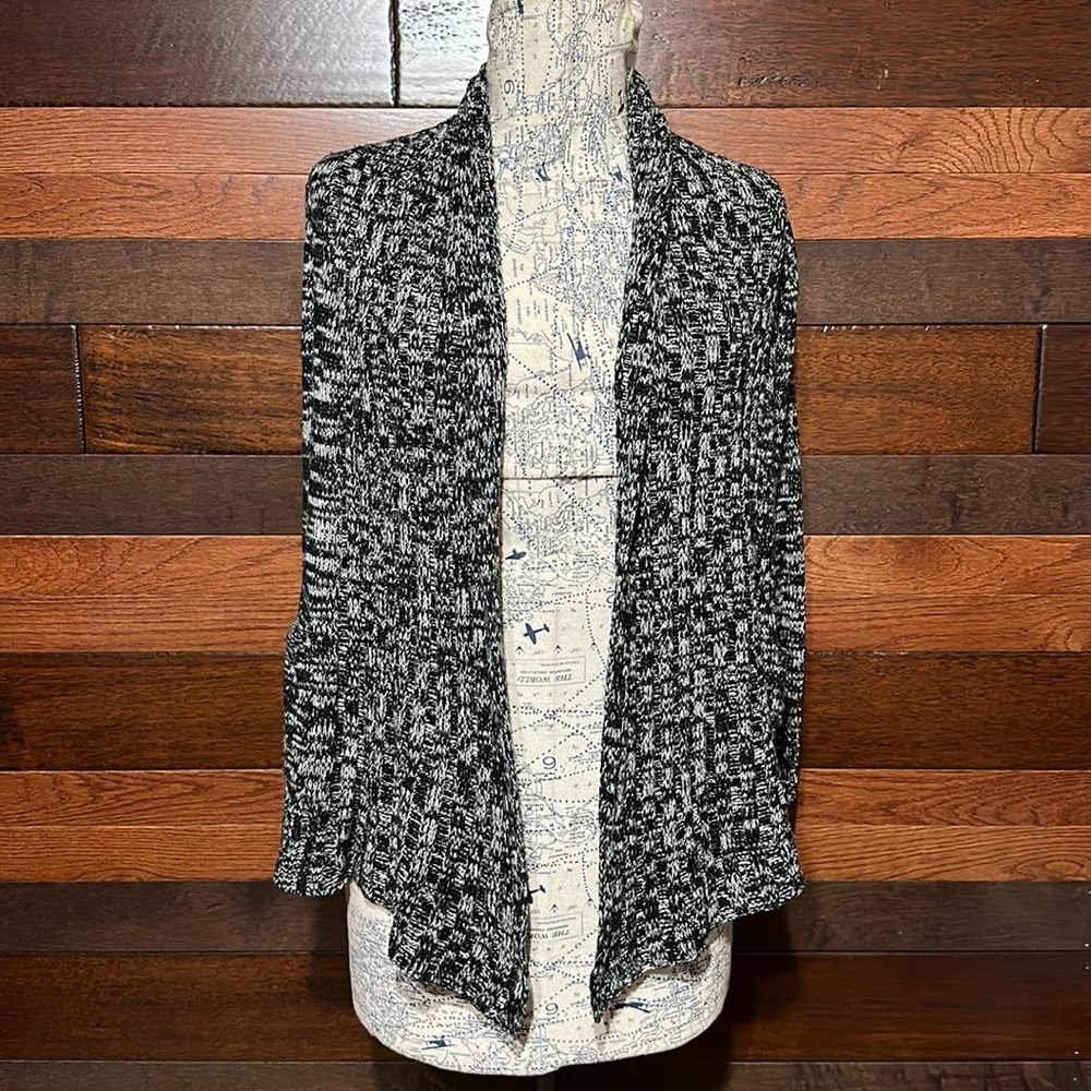 Charlotte Russe Open Front Long Sleeve Black and White Cardigan Sweater